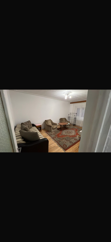 Ofer spre închiriere apartament cu două camere