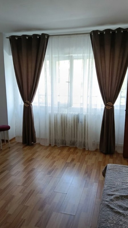 Proprietar – Închiriez garsonieră 45 mp, decomandată – Zona Rond Baba Novac / Metrou Dristor